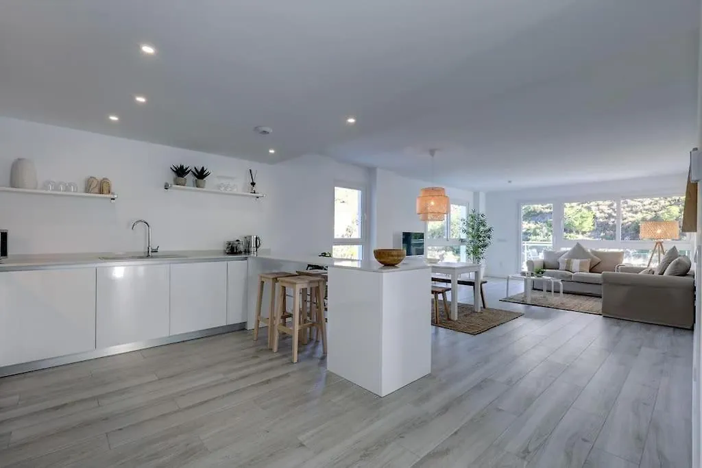Riverside Benahavis Holiday Rental Apartment 스페인